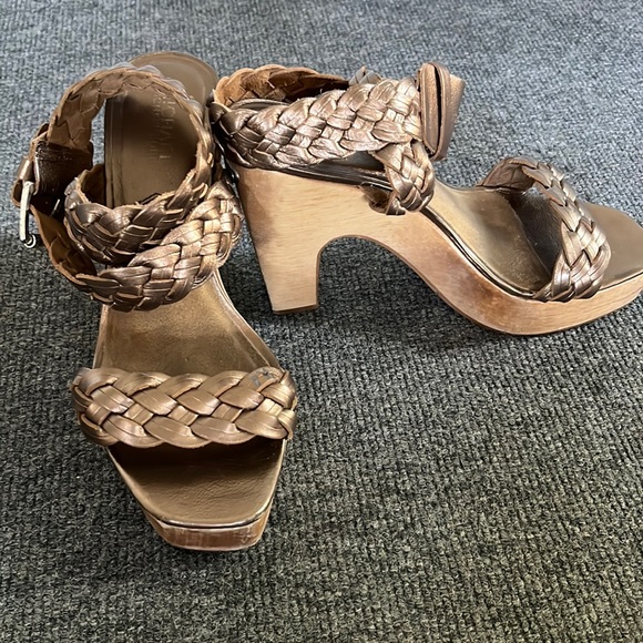 michael kors wooden heels